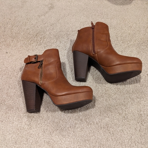 Material Girl Shoes Material Girl Zippered Ankle Boot Poshmark